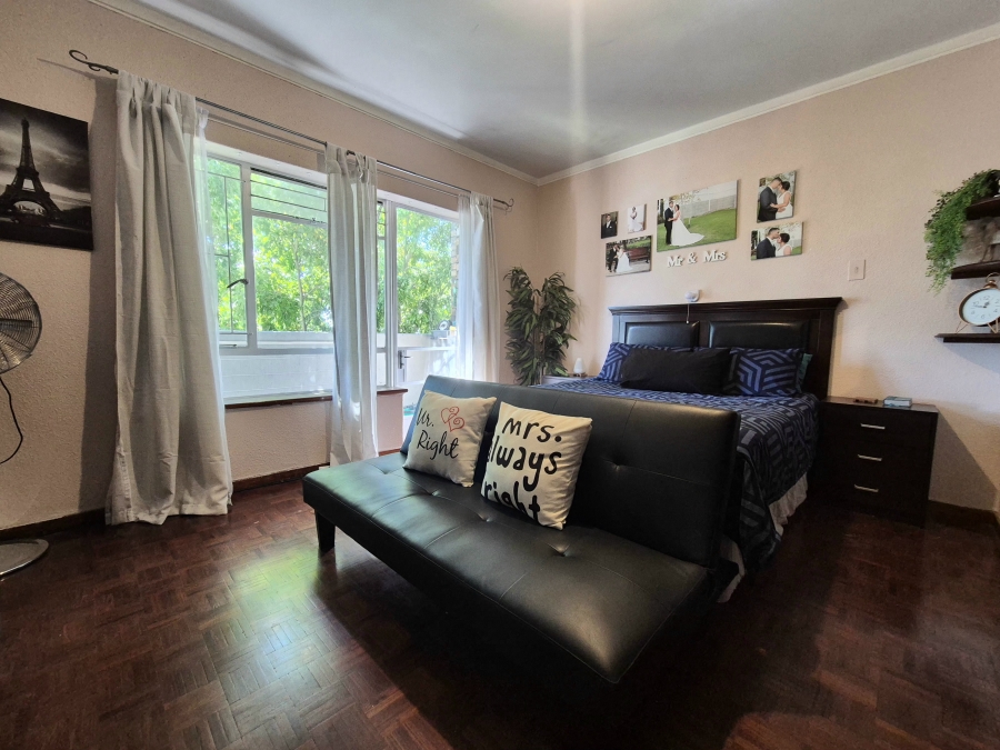 2 Bedroom Property for Sale in Claremont Western Cape